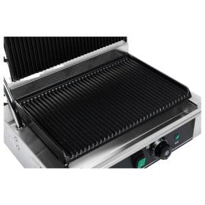 Plancha Grill Panini de Gran Superficie de Calentamiento Estriada - Dynasteel: rendimiento excepcional y uso práctico para profe