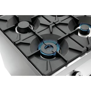 Horno de 6 fuegos vivos serie 900 - Horno a Gas GN 2/1 y armario de la marca Bartscher