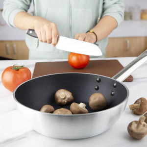 Induction Conical Non-Stick Saute Pan Ø 240 mm - Vogue - Fourniresto