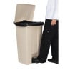 Contenedor con Pedal Beige 87L Rubbermaid Step-On: Durabilidad y Higiene