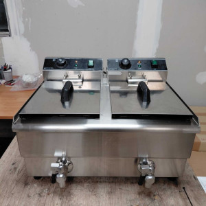 Freidora Profesional 2 x 13 L con Drenaje - Dynasteel: Rendimiento y durabilidad para su cocina