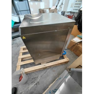 Lavavajillas Profesional con Dosificador de Líquido de Enjuague y Detergente y Bomba de Drenaje - 50 x 50 cm - Dynasteel